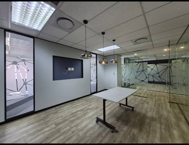 382M² OFFICE TO LET IN HYDE PARK